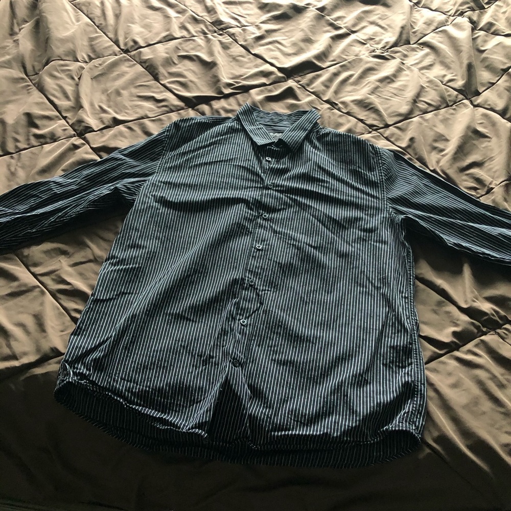 Men’s old navy button down shirt